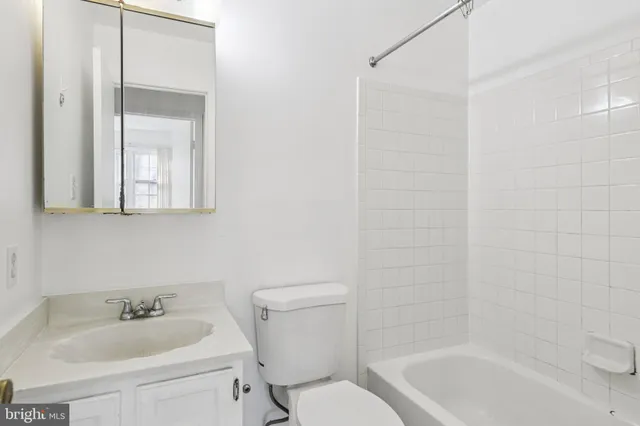 $560,000 | 5037 Head Court, Fairfax, VA 22032