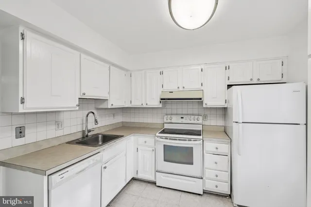 $560,000 | 5037 Head Court, Fairfax, VA 22032