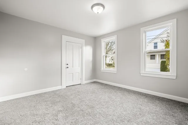 $2,300 | 19 Shawmut Avenue, Unit 1, New Bedford, MA 02740