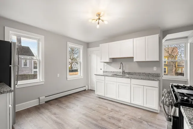 $2,300 | 19 Shawmut Avenue, Unit 1, New Bedford, MA 02740