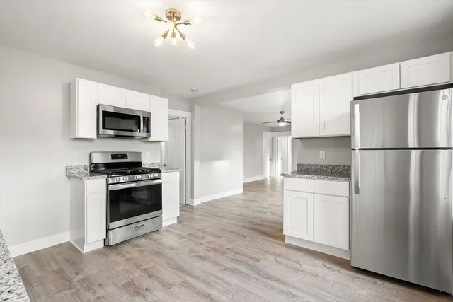 $2,300 | 19 Shawmut Avenue, Unit 1, New Bedford, MA 02740