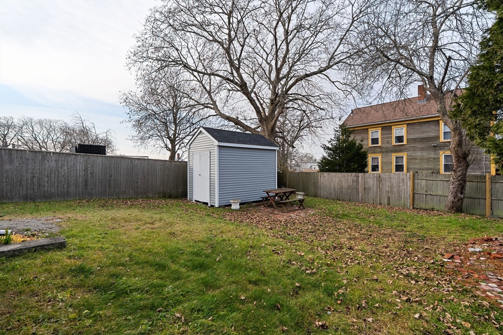 19 Shawmut Avenue, Unit 1 New Bedford, MA 02740 - Photo 26 of 31