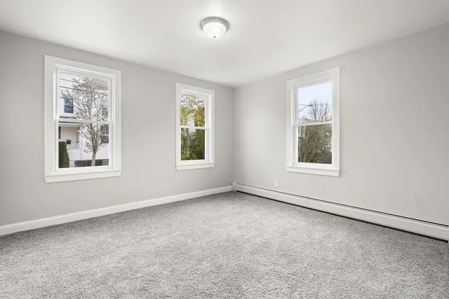 $2,300 | 19 Shawmut Avenue, Unit 1, New Bedford, MA 02740