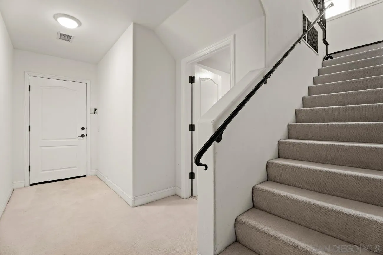 1631 Mimulus Way La Jolla, CA 92037 - Photo 29 of 33 a view of entryway