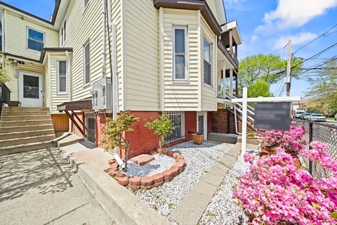 $1,200,000 | 29 Hanson Street, Unit 1, Somerville, MA 02143