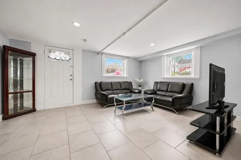 $1,200,000 | 29 Hanson Street, Unit 1, Somerville, MA 02143