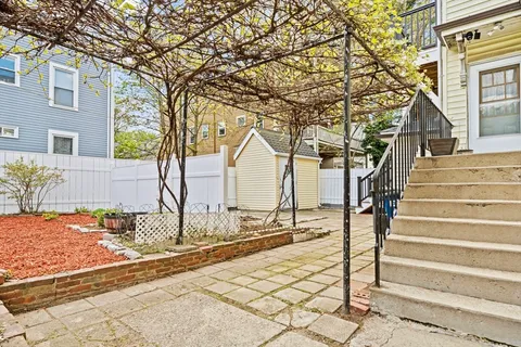 $1,200,000 | 29 Hanson Street, Unit 1, Somerville, MA 02143