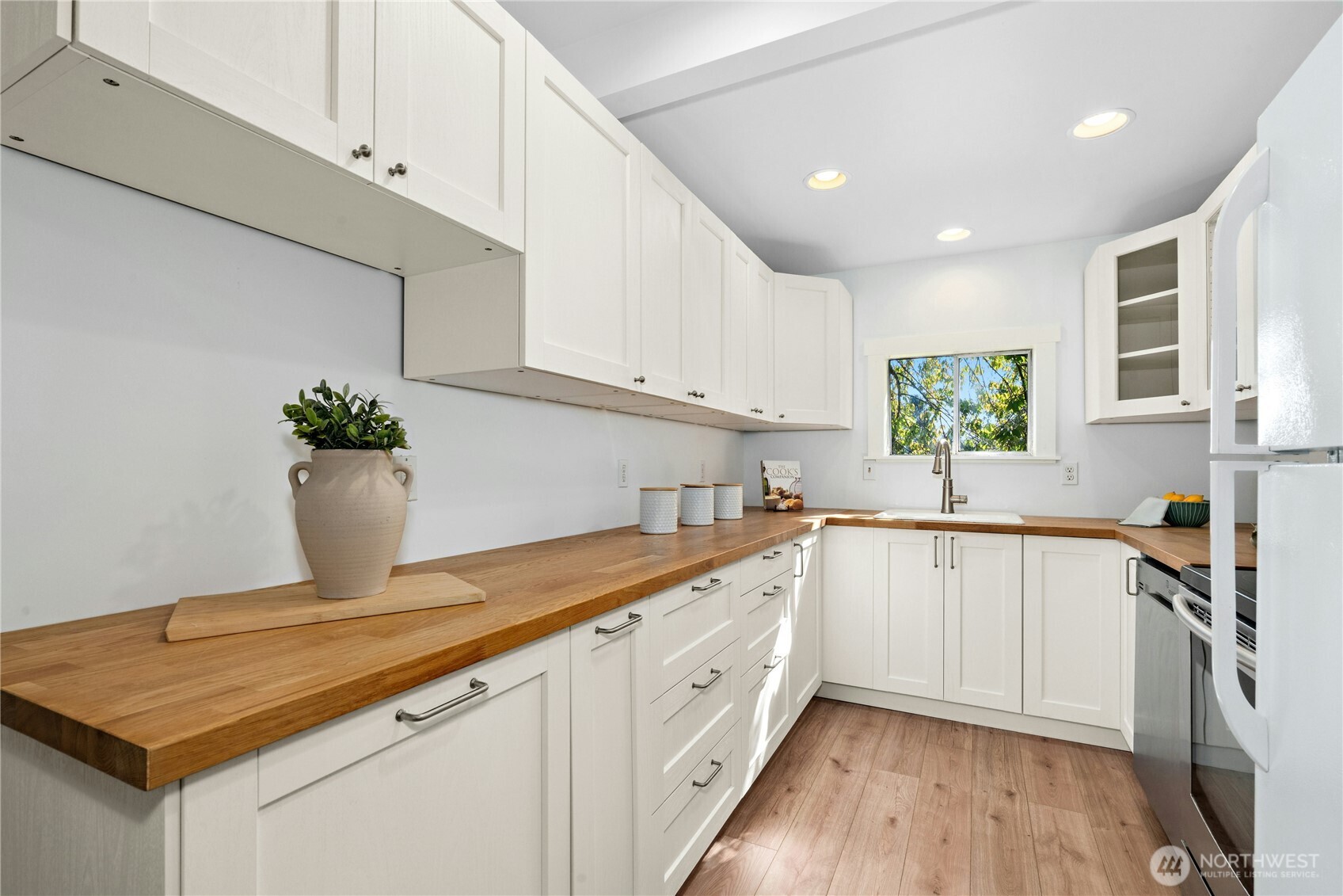 733 North 97th Street Seattle, WA 98103 - Photo 12 of 40 Gallery Image 12