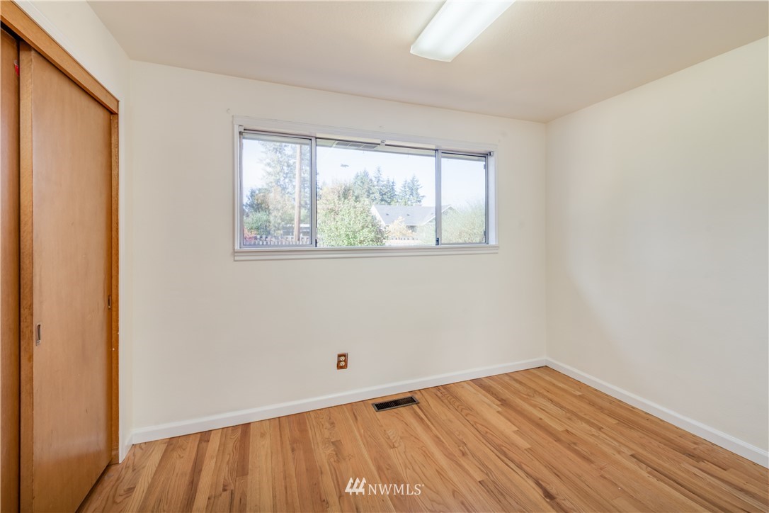 111 R Street Northeast Auburn, WA 98002 - Photo 9 of 19