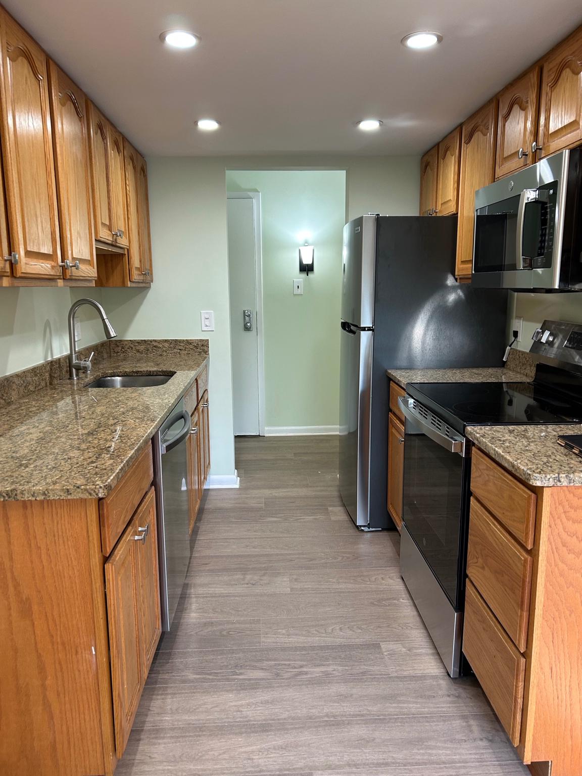 11609 Stoneview Square, Unit 11C Reston, VA 20191 - Photo 3 of 27 New appliances , renovated kitchen