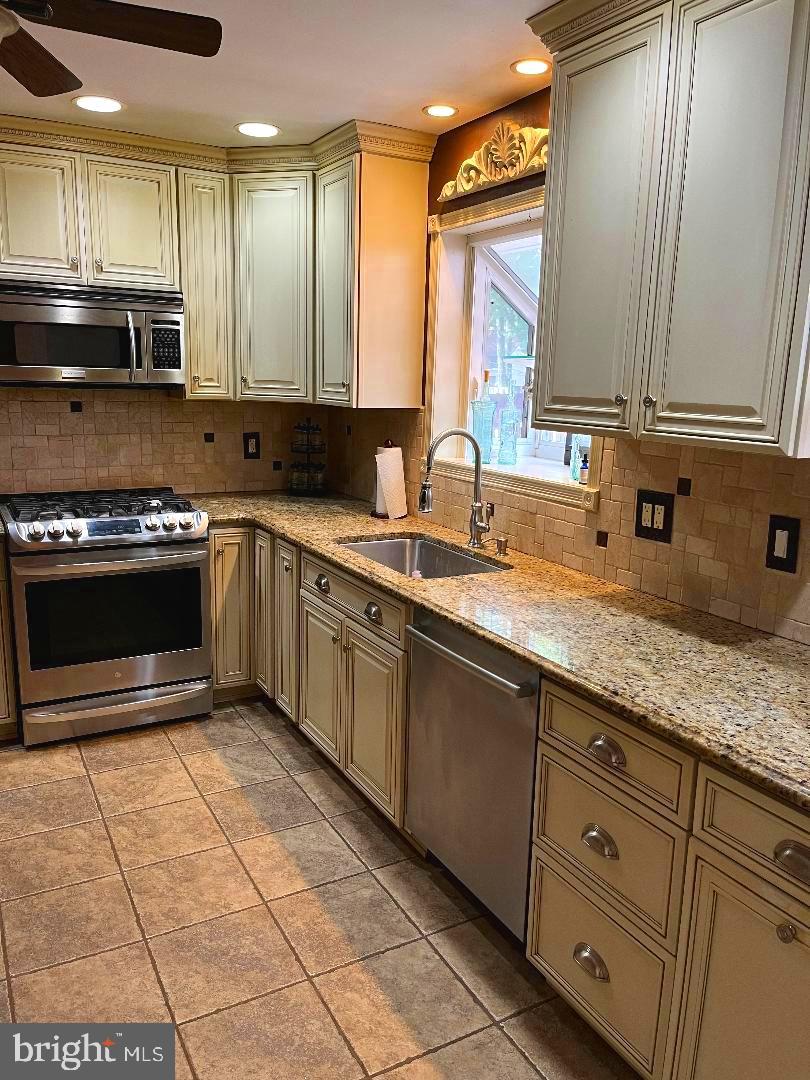 38 Roxboro Road Lawrenceville, NJ 08648 - Photo 15 of 64