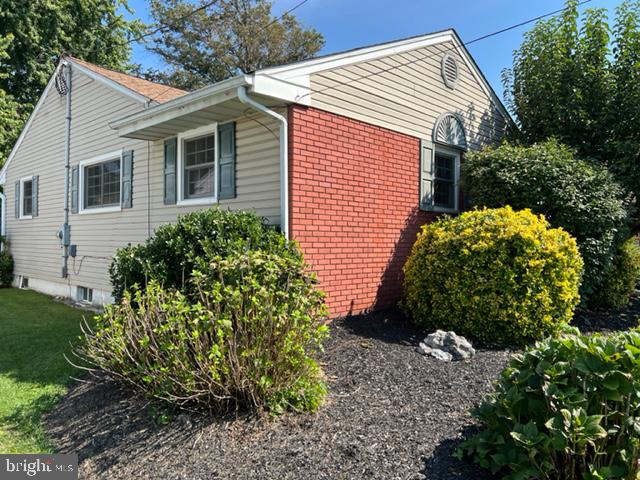 38 Roxboro Road Lawrenceville, NJ 08648 - Photo 3 of 64