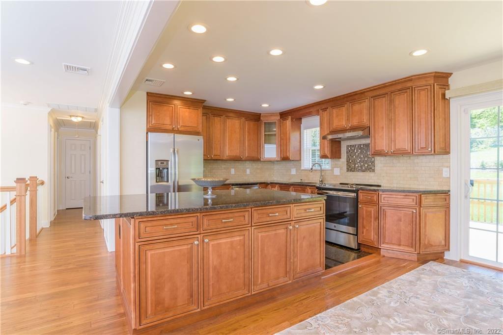 5 Mendes Road Danbury, CT 06811 - Photo 11 of 35