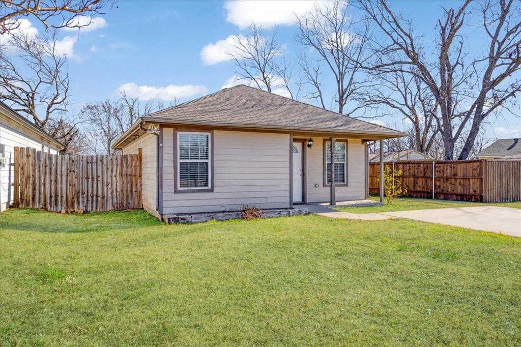 307 North Carter Street Howe, TX 75459 - Photo 2 of 26