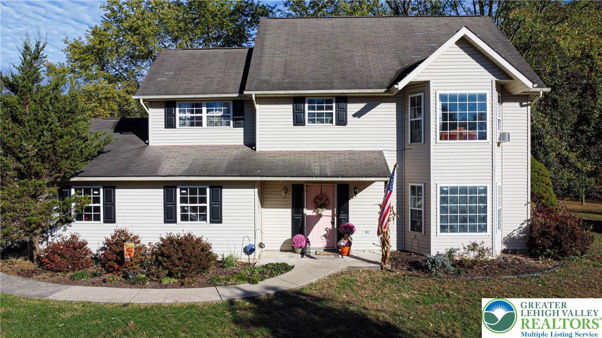 a view front of house with entertaining space