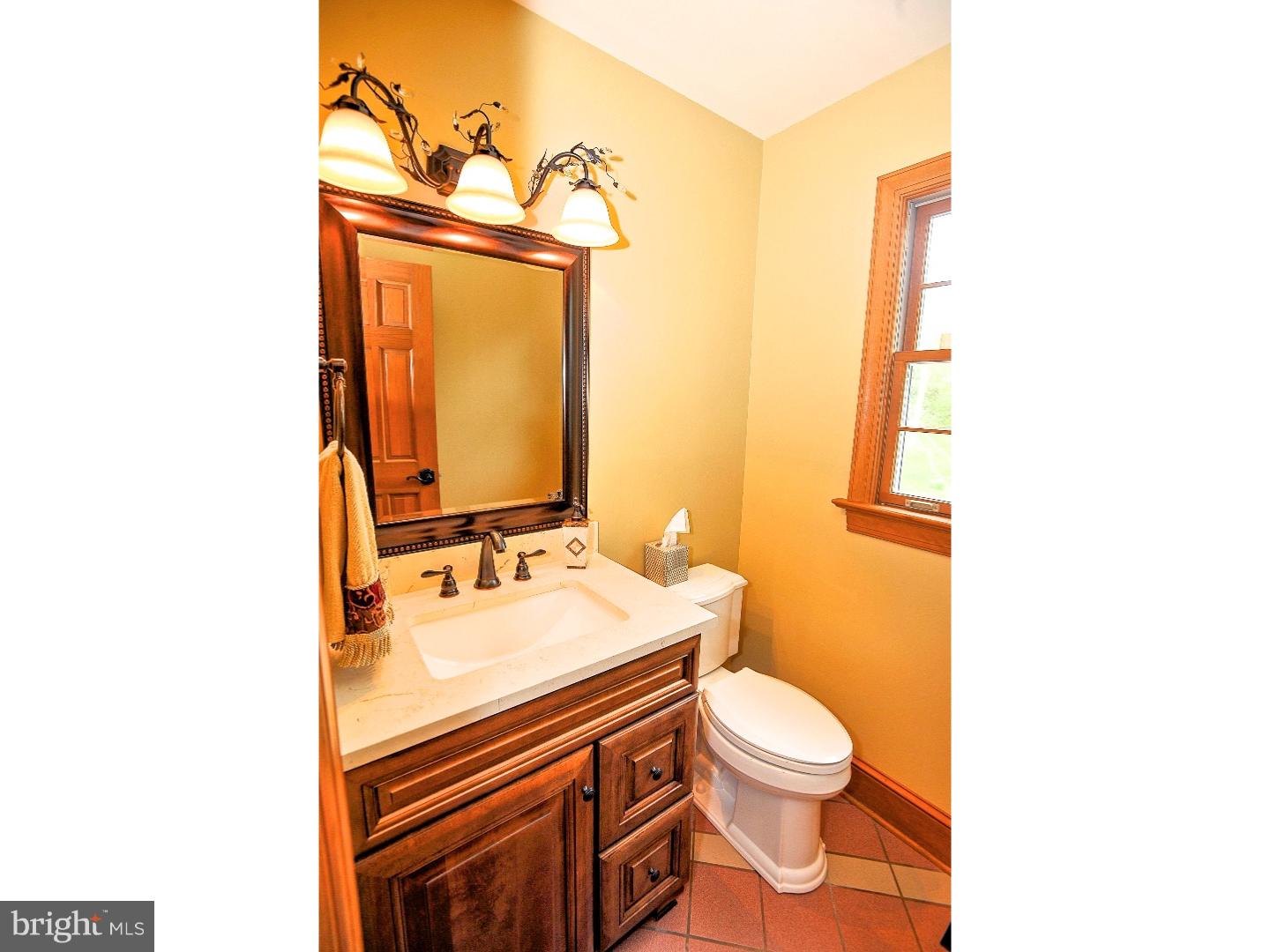 1106 Shannon Road Newtown, PA 18940 - Photo 9 of 22 Bathroom