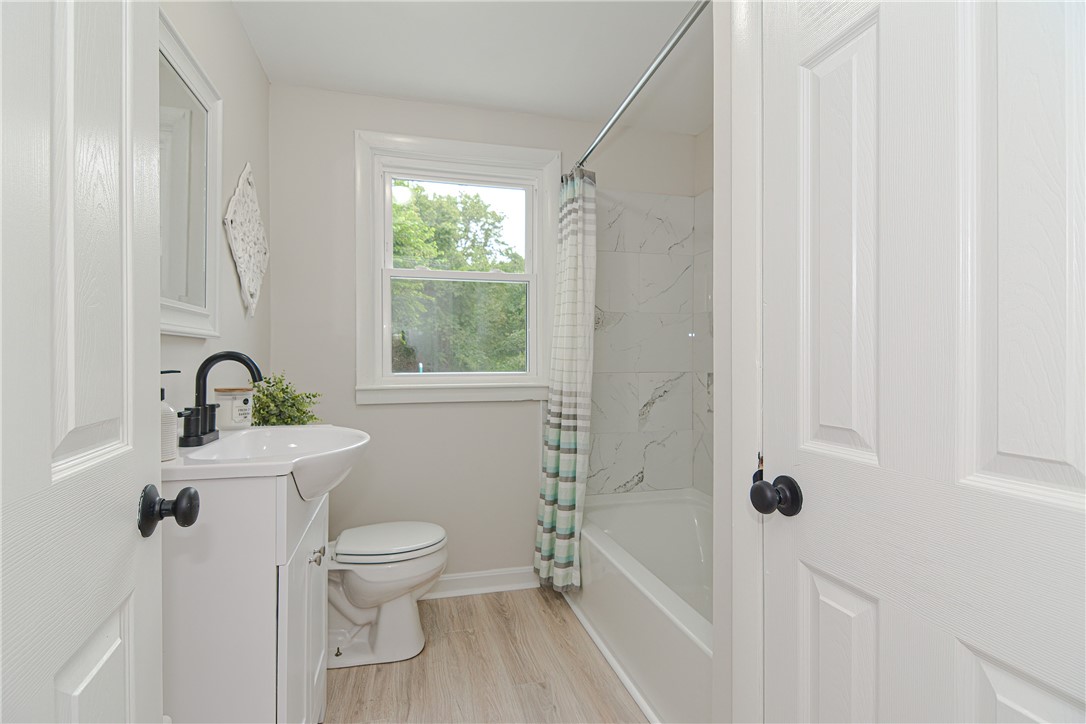 1519 Hope Road Cranston, RI 02831 - Photo 11 of 23