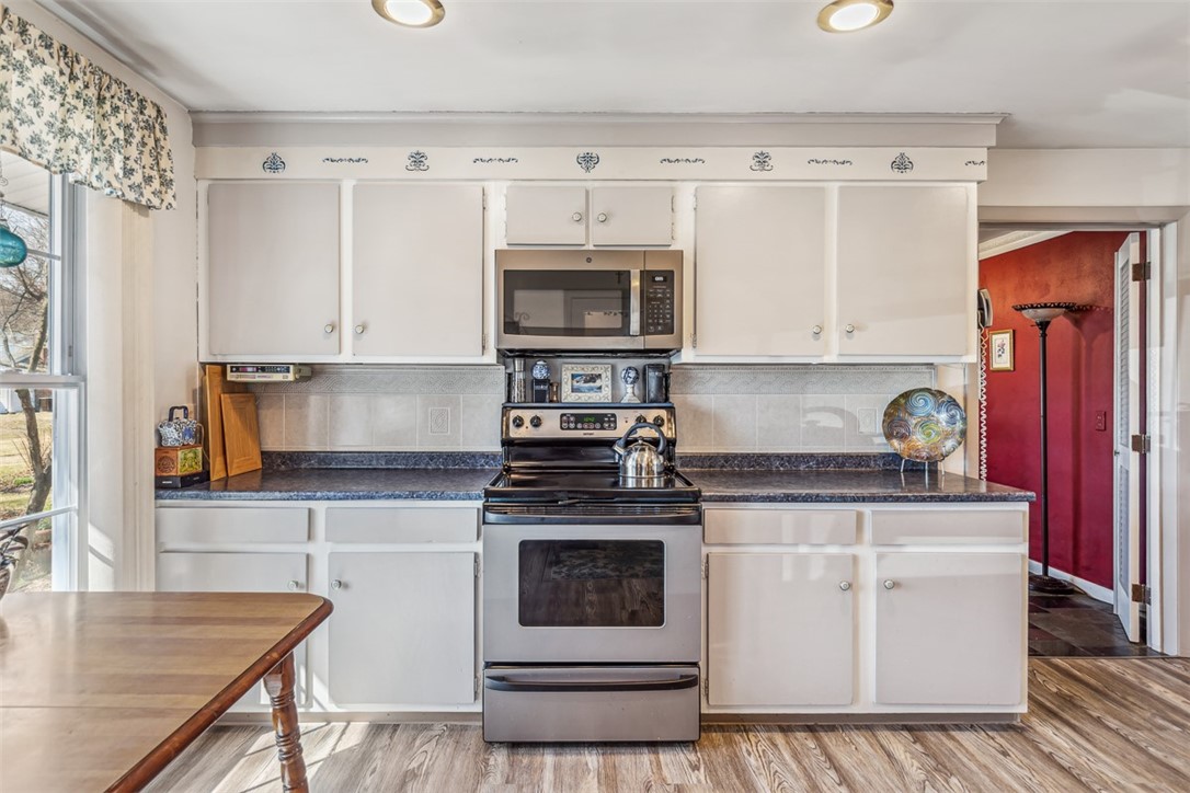 7 Robert Street Smithfield, RI 02828 - Photo 18 of 43