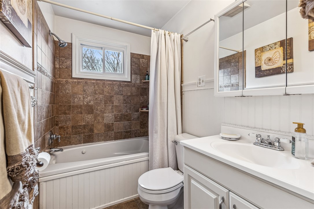 7 Robert Street Smithfield, RI 02828 - Photo 29 of 43