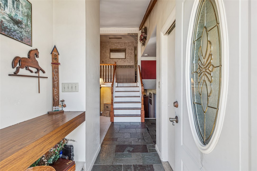 7 Robert Street Smithfield, RI 02828 - Photo 5 of 43