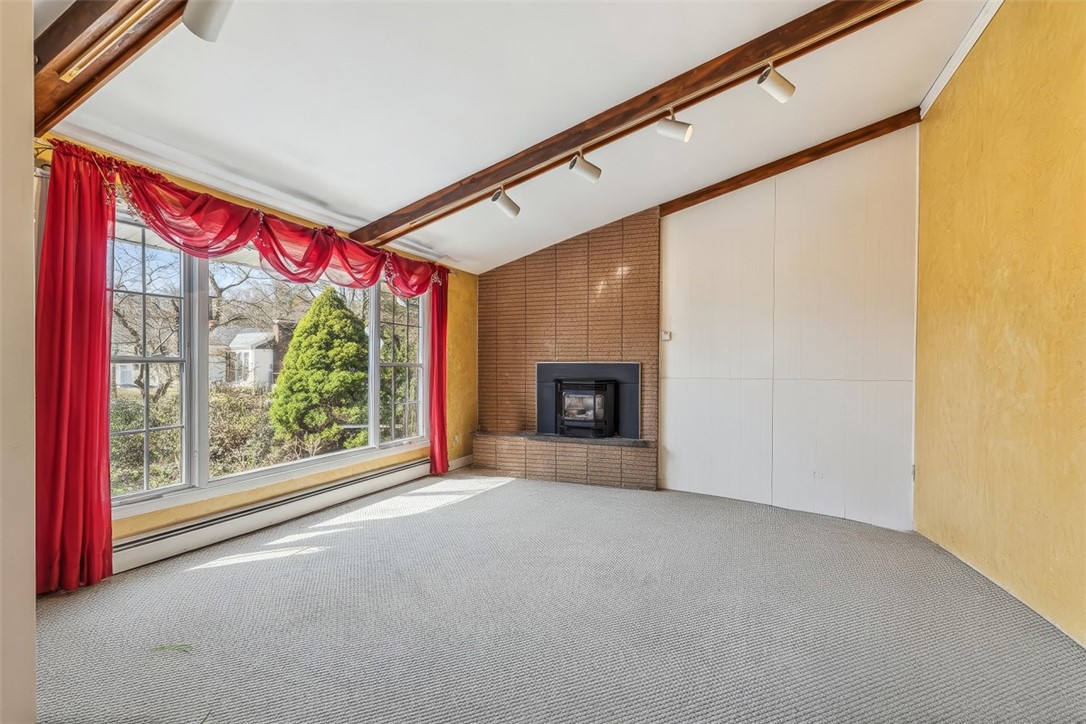 7 Robert Street Smithfield, RI 02828 - Photo 7 of 43