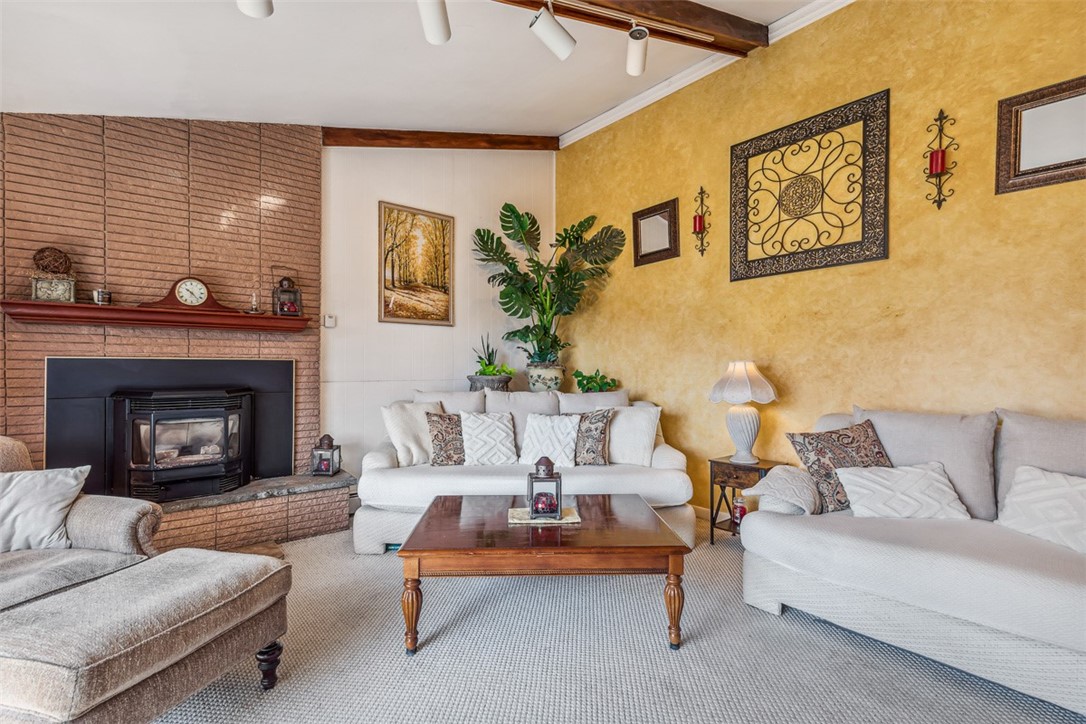 7 Robert Street Smithfield, RI 02828 - Photo 9 of 43