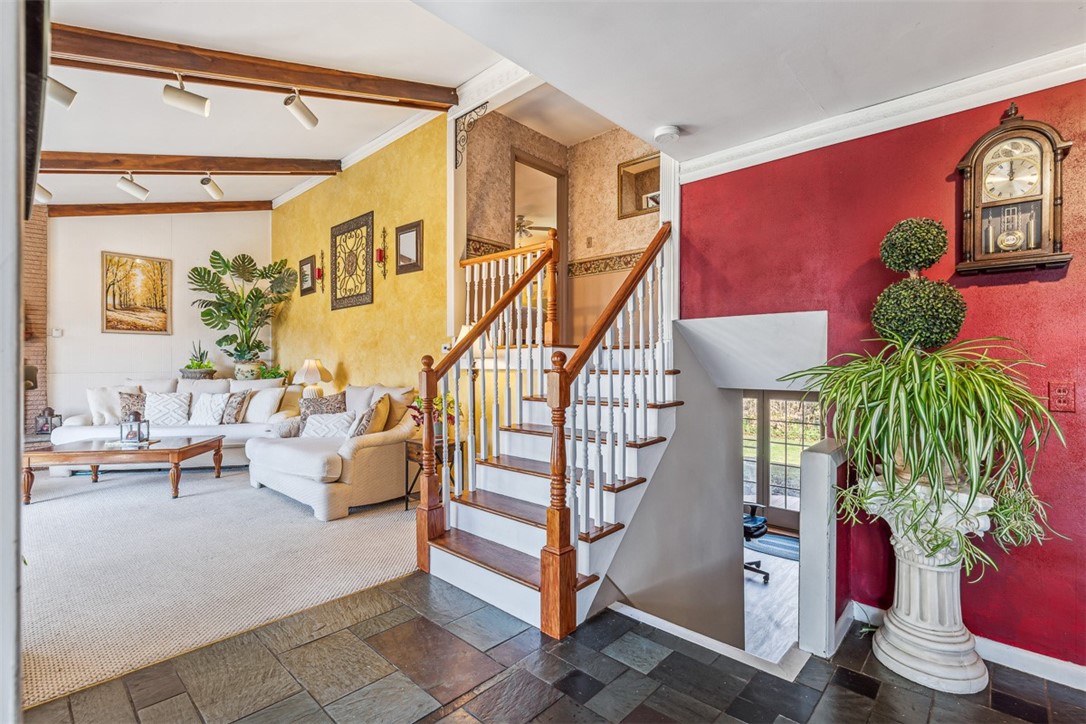 7 Robert Street Smithfield, RI 02828 - Photo 10 of 43