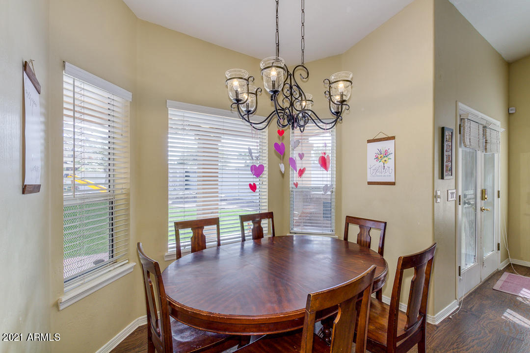 2719 North Almond Mesa, AZ 85213 - Photo 12 of 39 13-Almond