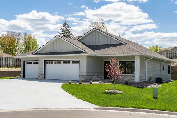 $694,800 | 620 Johnson Street, Onalaska, WI 54650