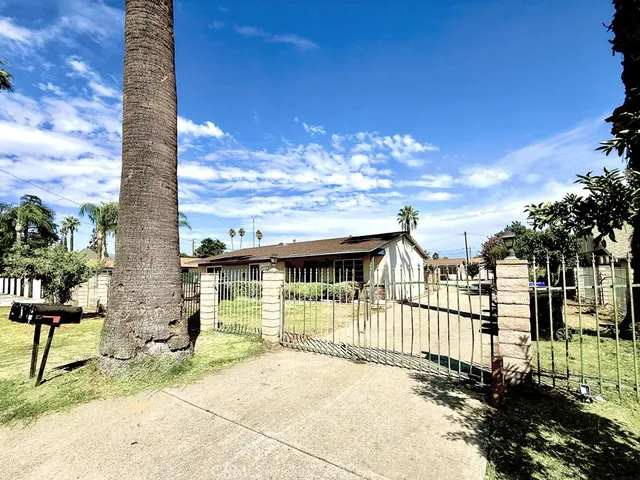 $1,800 | 974 Grand, Grand Terrace, CA 92324