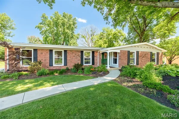 $475,000 | 354 Greenbriar Lane, Ballwin, MO 63011