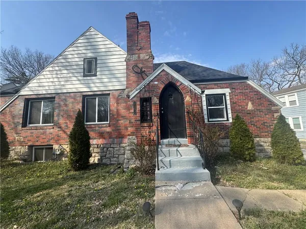 $299,000 | 2252 East 77th Terrace, Kansas City, MO 64132