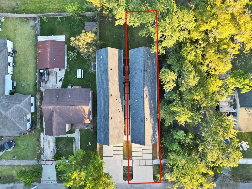 237 Hahlo Street Houston, TX 77020 - Photo 22 of 23 an aerial view of residential houses with outdoor space and street view