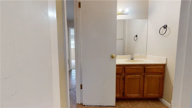 $2,600 | 1207 Lawyer Street, College Station, TX 77840