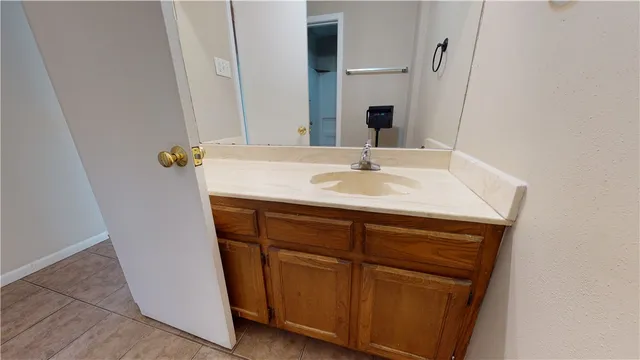 $2,600 | 1207 Lawyer Street, College Station, TX 77840