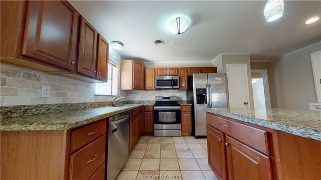 $2,600 | 1207 Lawyer Street, College Station, TX 77840