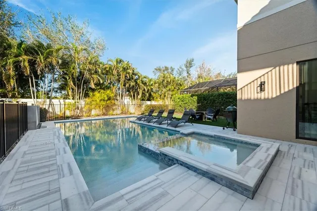 $1,850,000 | 13884 Luna Drive, Naples, FL 34109