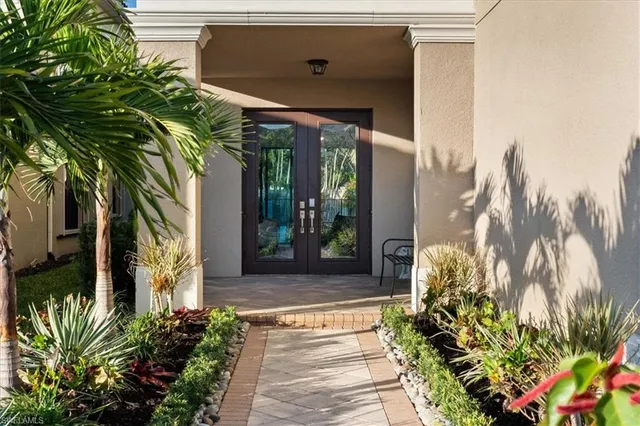 $1,850,000 | 13884 Luna Drive, Naples, FL 34109