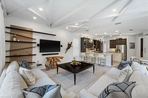 $1,850,000 | 13884 Luna Drive, Naples, FL 34109