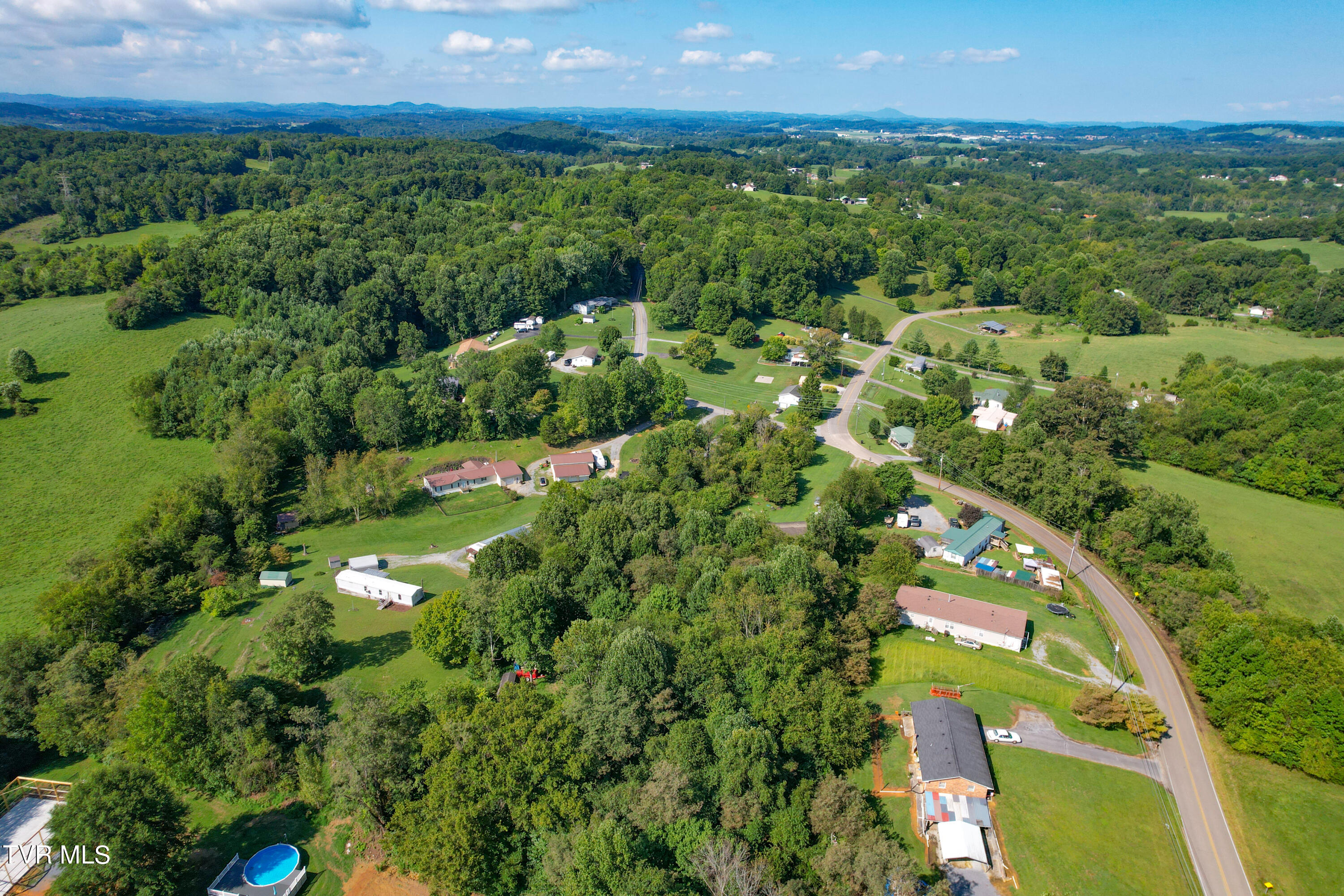 744 Ridge Drive, Unit 6 Piney Flats, TN 37686 - Photo 11 of 26 744 Ridge Rd_-23