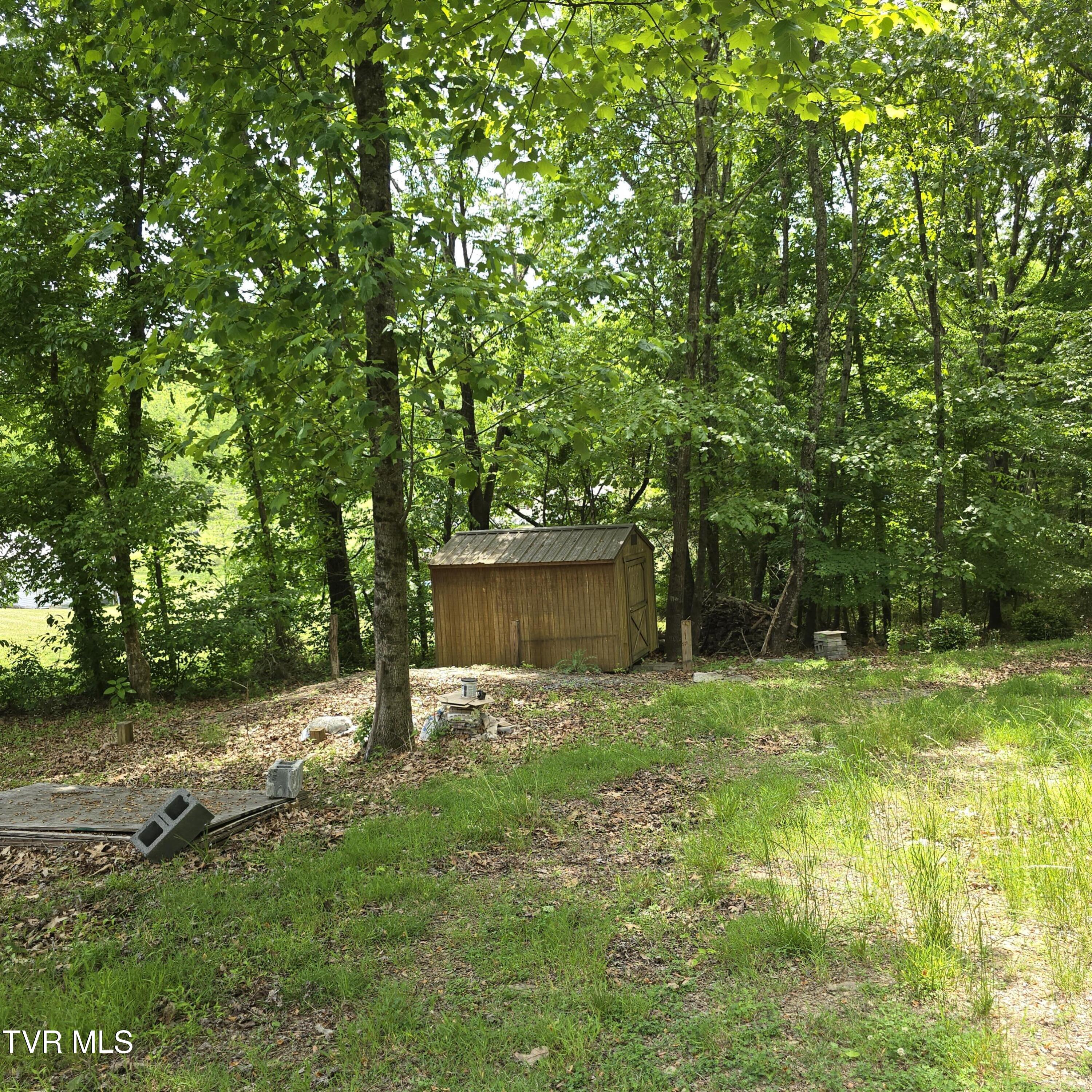 744 Ridge Drive, Unit 6 Piney Flats, TN 37686 - Photo 17 of 26 1000145722
