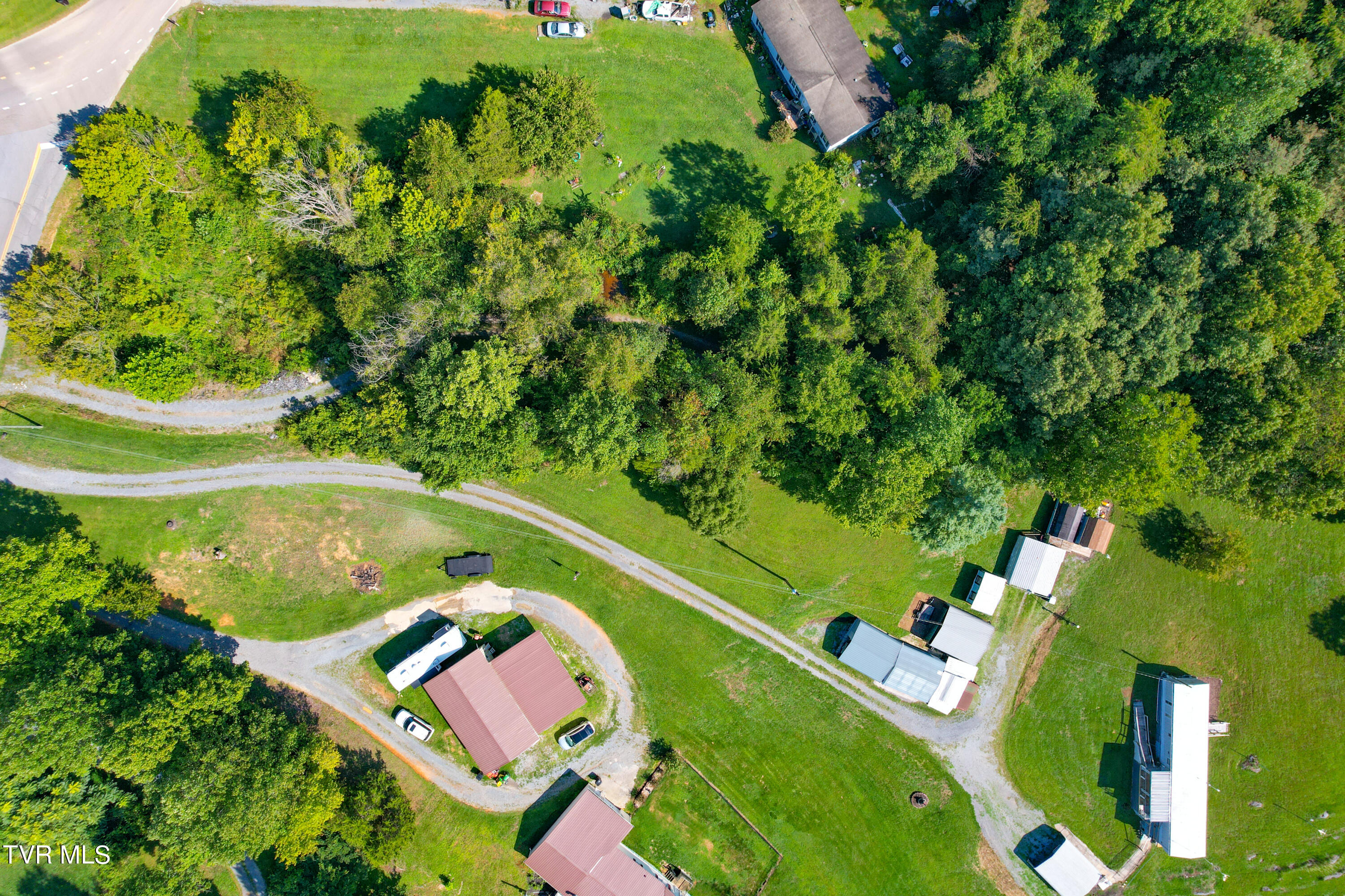 744 Ridge Drive, Unit 6 Piney Flats, TN 37686 - Photo 2 of 26 744 Ridge Rd_-33