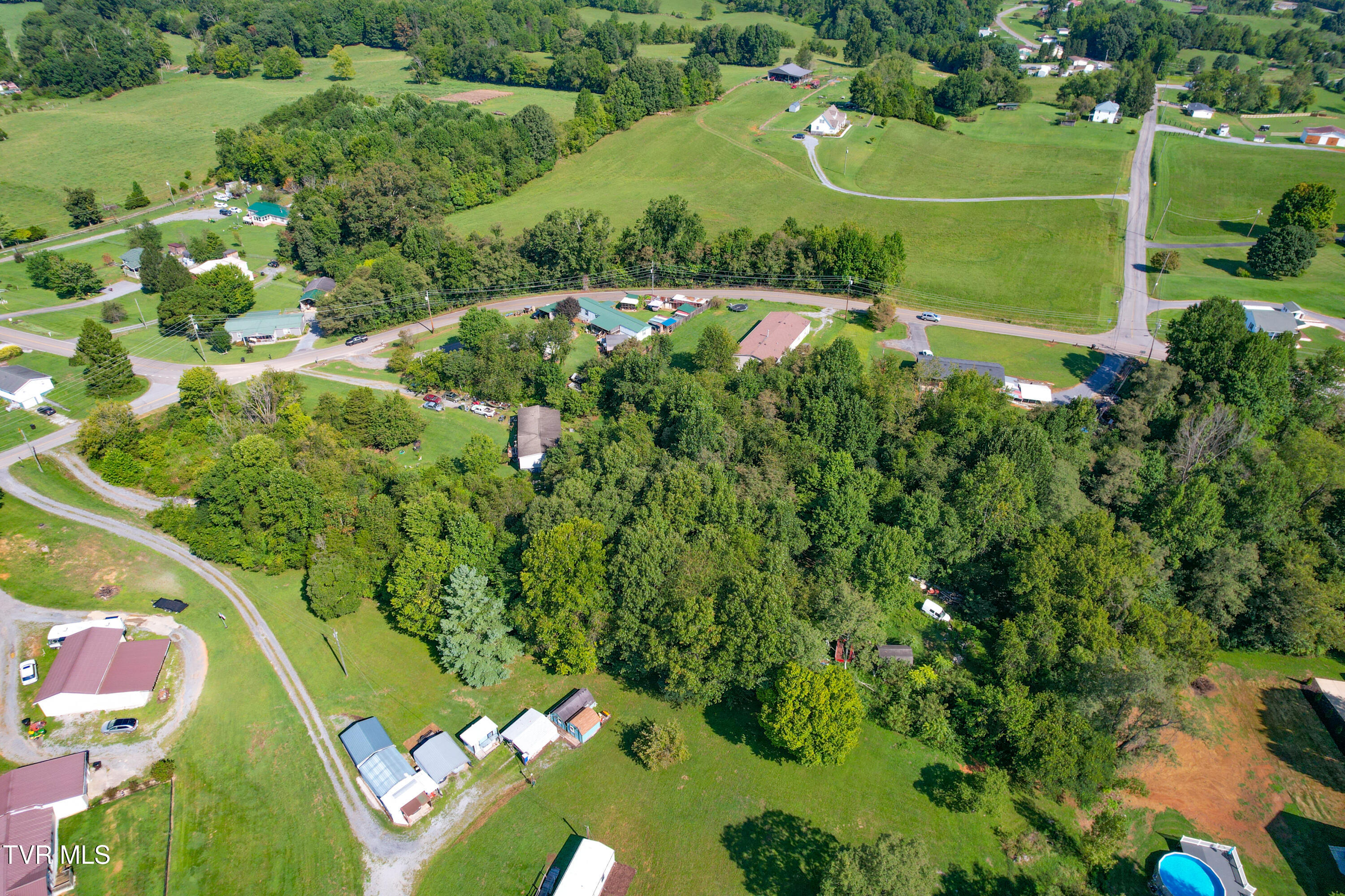 744 Ridge Drive, Unit 6 Piney Flats, TN 37686 - Photo 10 of 26 744 Ridge Rd_-27 copy