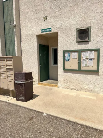 $1,800 | 15209 Santa Gertrudes Avenue, Unit X211, La Mirada, CA 90638