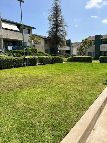 $1,800 | 15209 Santa Gertrudes Avenue, Unit X211, La Mirada, CA 90638