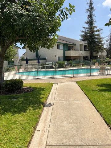 $1,800 | 15209 Santa Gertrudes Avenue, Unit X211, La Mirada, CA 90638