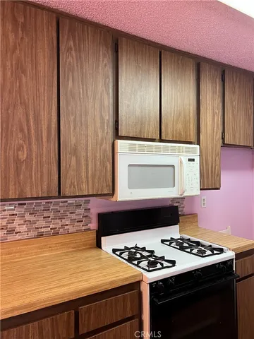 $1,800 | 15209 Santa Gertrudes Avenue, Unit X211, La Mirada, CA 90638