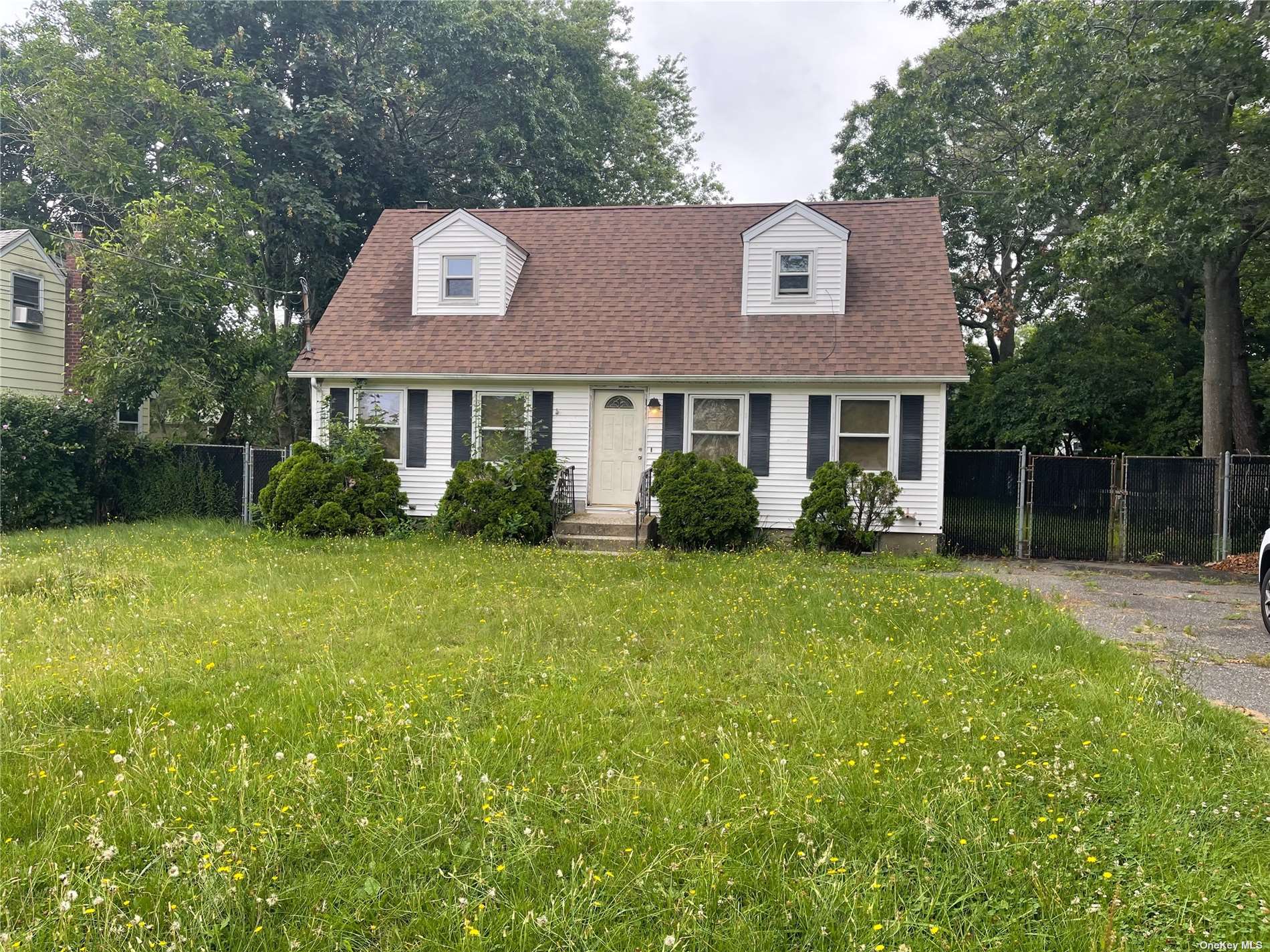 271 Commack Road Shirley, NY 11967 - Photo 1 of 1 Gallery Image 1
