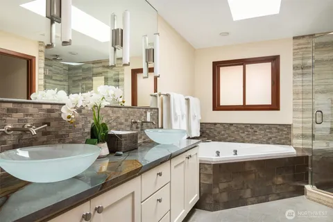$9,295,000 | 2095 Rose Point Lane, Kirkland, WA 98033