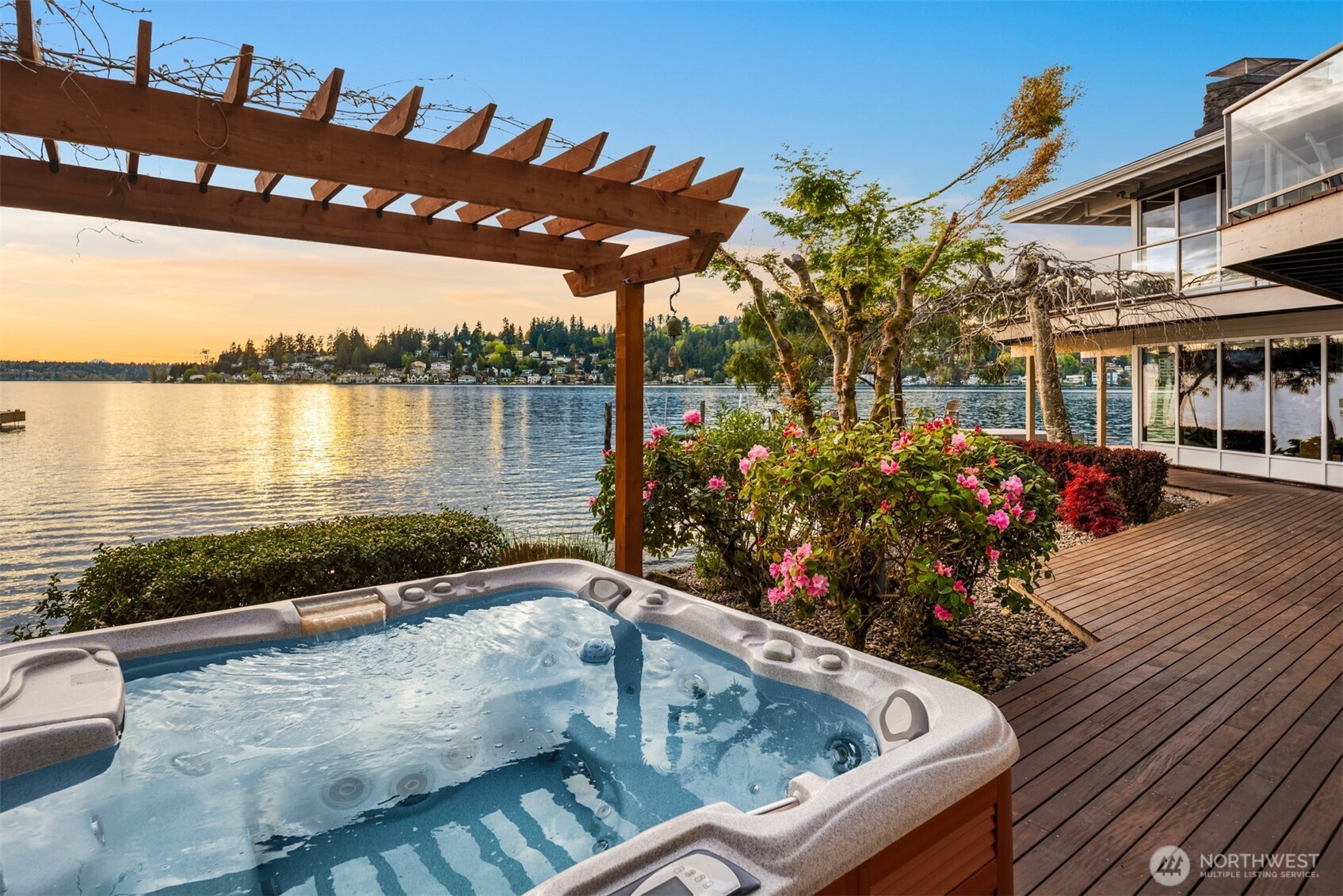 2095 Rose Point Lane Kirkland, WA 98033 - Photo 18 of 26